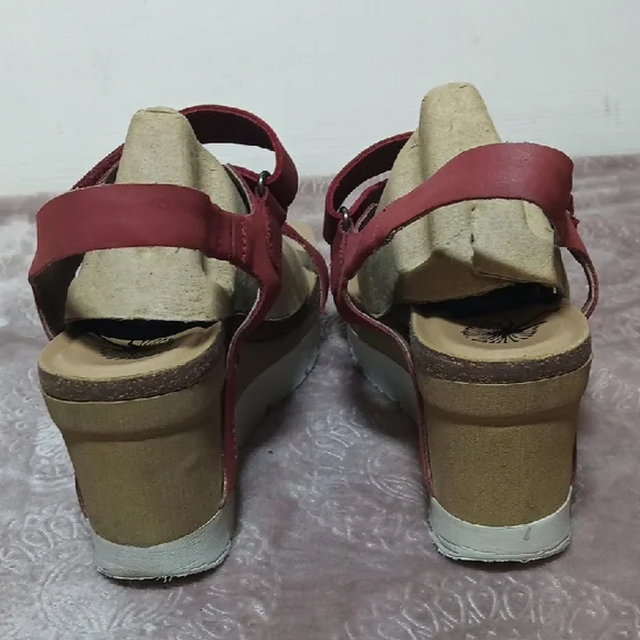OTBT Burgundy Strappy Sandals - Picture 4 of 9